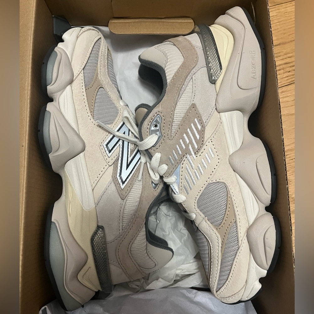 New Balance 9060 “Sea Salt” mens size 6